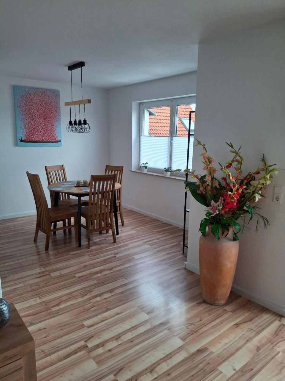 Schoene Wohnung Mit Balkon ชตอคคาค ภายนอก รูปภาพ